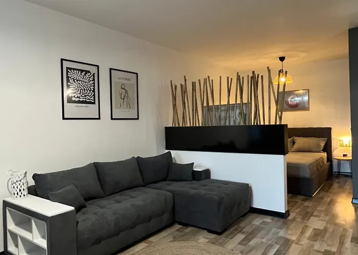 & Traky, Saint Vlas, улица черно море 12 Apartament