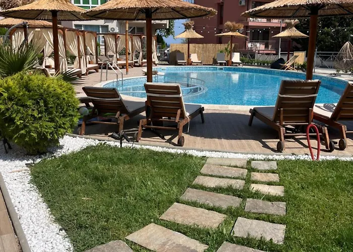 Апартамент Apartment&studio Traky, Saint Vlas, улица черно море 12 *
