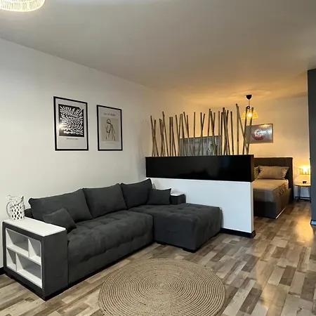 & Traky, Saint Vlas, улица черно море 12 Apartamento