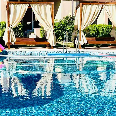 Apartment & Traky, Saint Vlas, улица черно море 12 Sveti Vlas