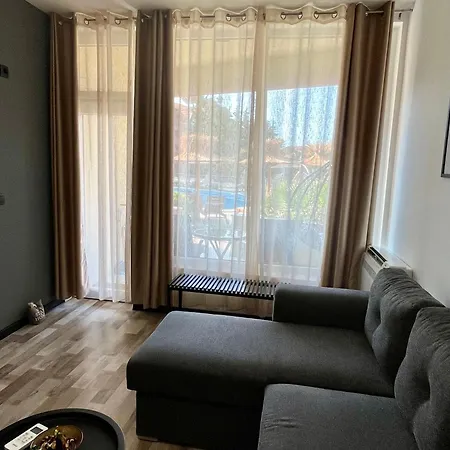 & Traky, Saint Vlas, улица черно море 12 Apartment *