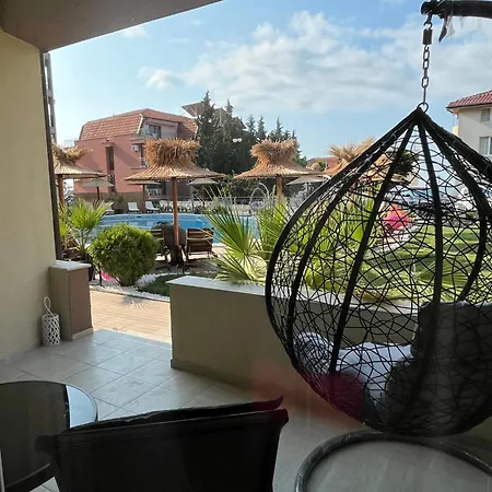 Апартамент & Traky, Saint Vlas, улица черно море 12 *