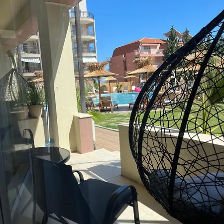 & Traky, Saint Vlas, улица черно море 12 Szveti Vlasz
