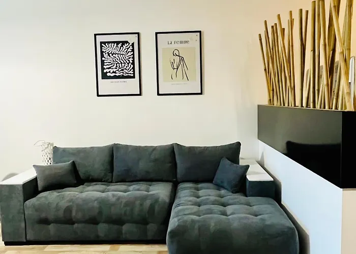 & Traky, Saint Vlas, улица черно море 12