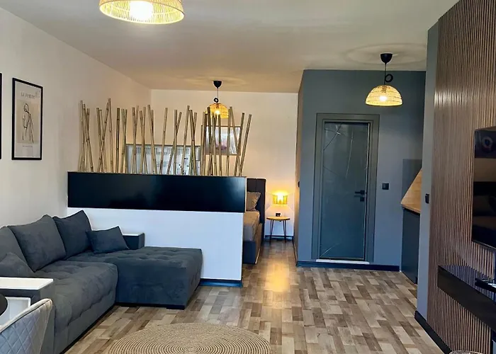 & Traky, Saint Vlas, улица черно море 12 * Свети Влас