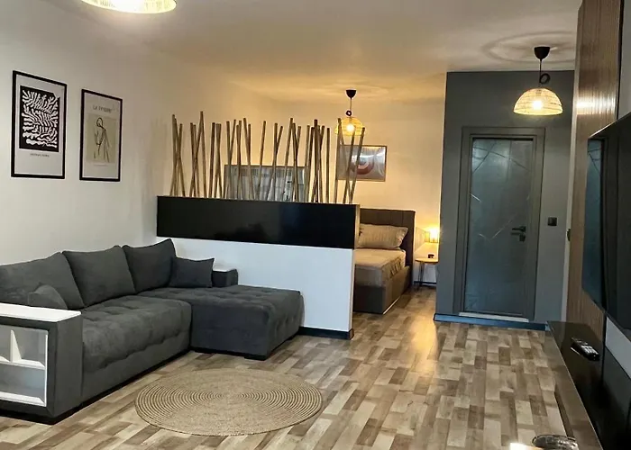 & Traky, Saint Vlas, улица черно море 12 Свети Влас