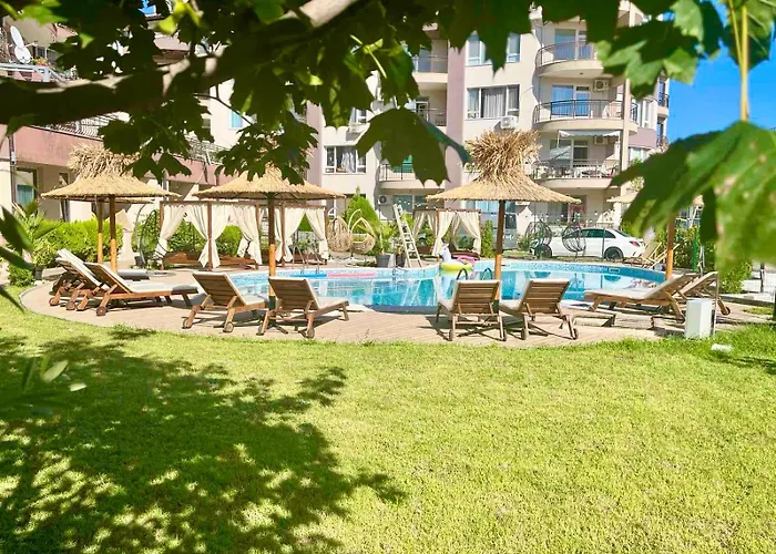 Апартамент & Traky, Saint Vlas, улица черно море 12 Свети Влас