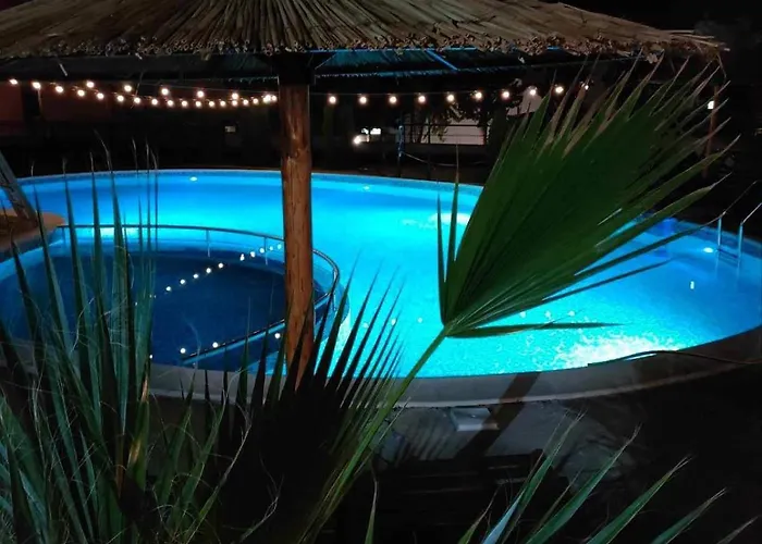 & Traky, Saint Vlas, улица черно море 12 Апартамент *