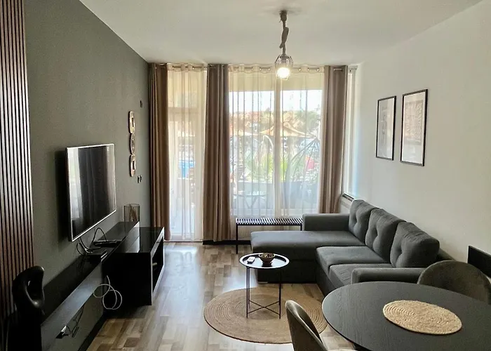 & Traky, Saint Vlas, улица черно море 12 Свети Влас